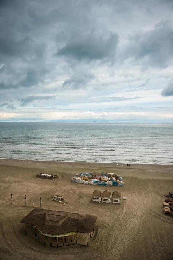 Luxury Promenada Apartment - Frontal Beachfront Mamaia Nord Navodari Luaran gambar