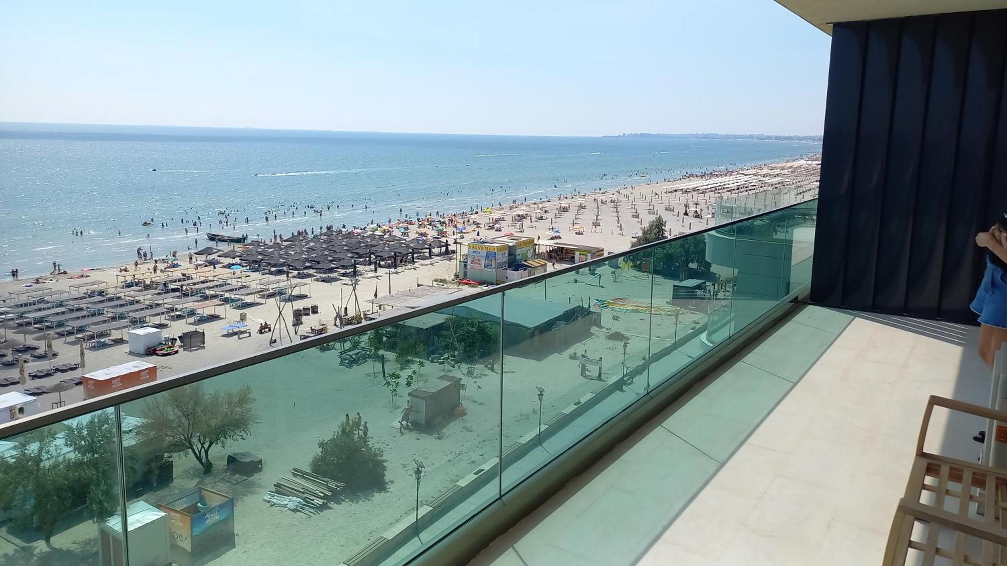 Luxury Promenada Apartment - Frontal Beachfront Mamaia Nord Navodari Luaran gambar