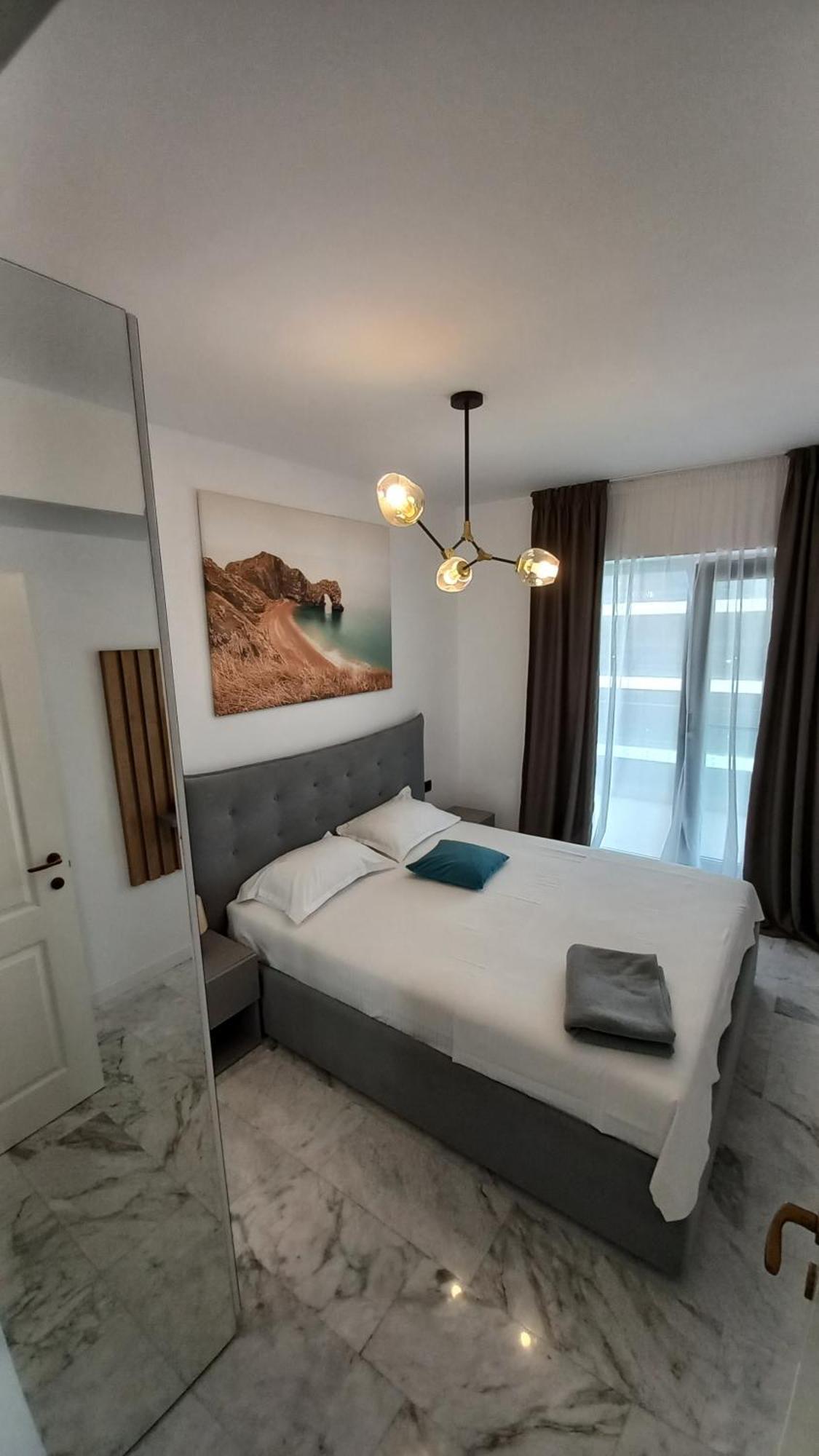 Luxury Promenada Apartment - Frontal Beachfront Mamaia Nord Navodari Luaran gambar